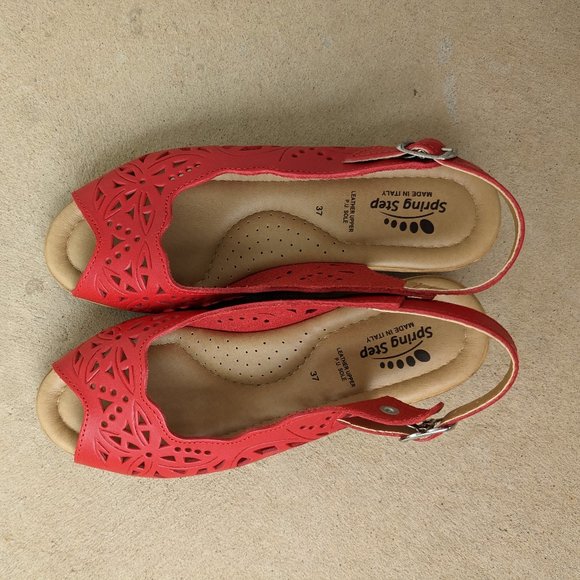 NEVER WORN Spring Step Orella Wedges in Red 🌈 - Picture 2 of 3